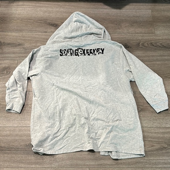 Used Women’s Savage Fenty Gray Robe. - Picture 1 of 5